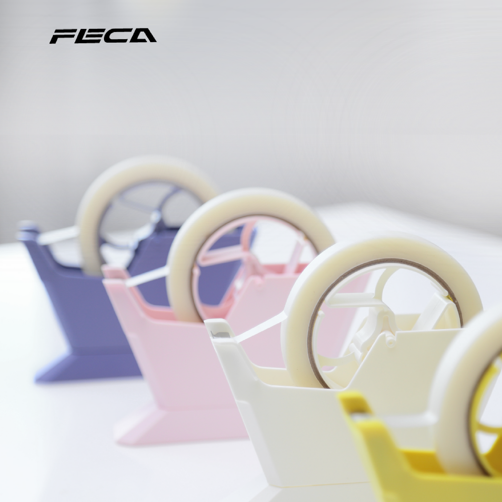 カタツムリ吸盤テープホルダー 4色 吸盤付 テープカッター 軽量 文房具 滑らない オフィス 事務用品 子供 勉強机 部屋 デスク 誕生日.