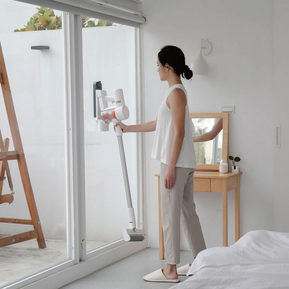 コードレス掃除機用吸盤収納スタンド クリーナーホルダー 繰り返し使える 取り付け簡単 工具不要 穴あけ不要 壁面 吸着 壁掛け掃除機ホルダー.