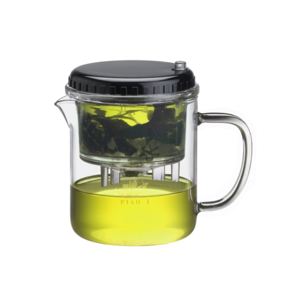 飄逸杯 ティーポット 300cc 茶こし付きお茶を淹れる様子 急須