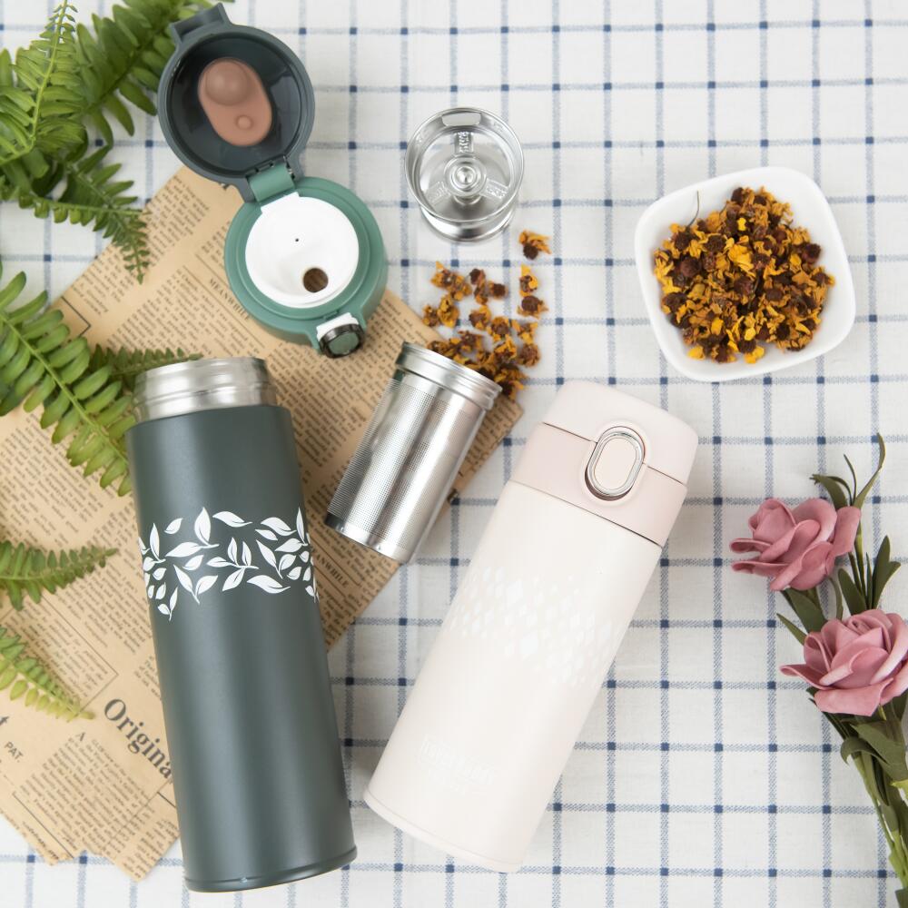 飄逸杯 トラベルバディ 断熱タンブラー  ワンタッチ 480cc 茶こし付き 使用シーン グリーン ピンク お茶 コーヒー