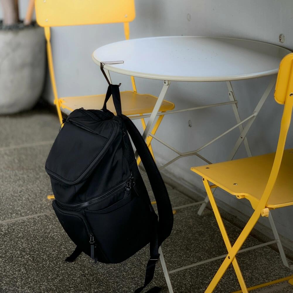 Dausonlab バッグハンガー 黒 リュック掛け 耐荷重 10kg カフェ アウトドア 旅行 便利アイテム