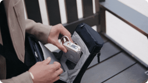 Dausonlab SPACEFOLD 折りたたみバケツバッグ ブラック グレー 対開デザイン 保温機能 日常使い 着用イメージ