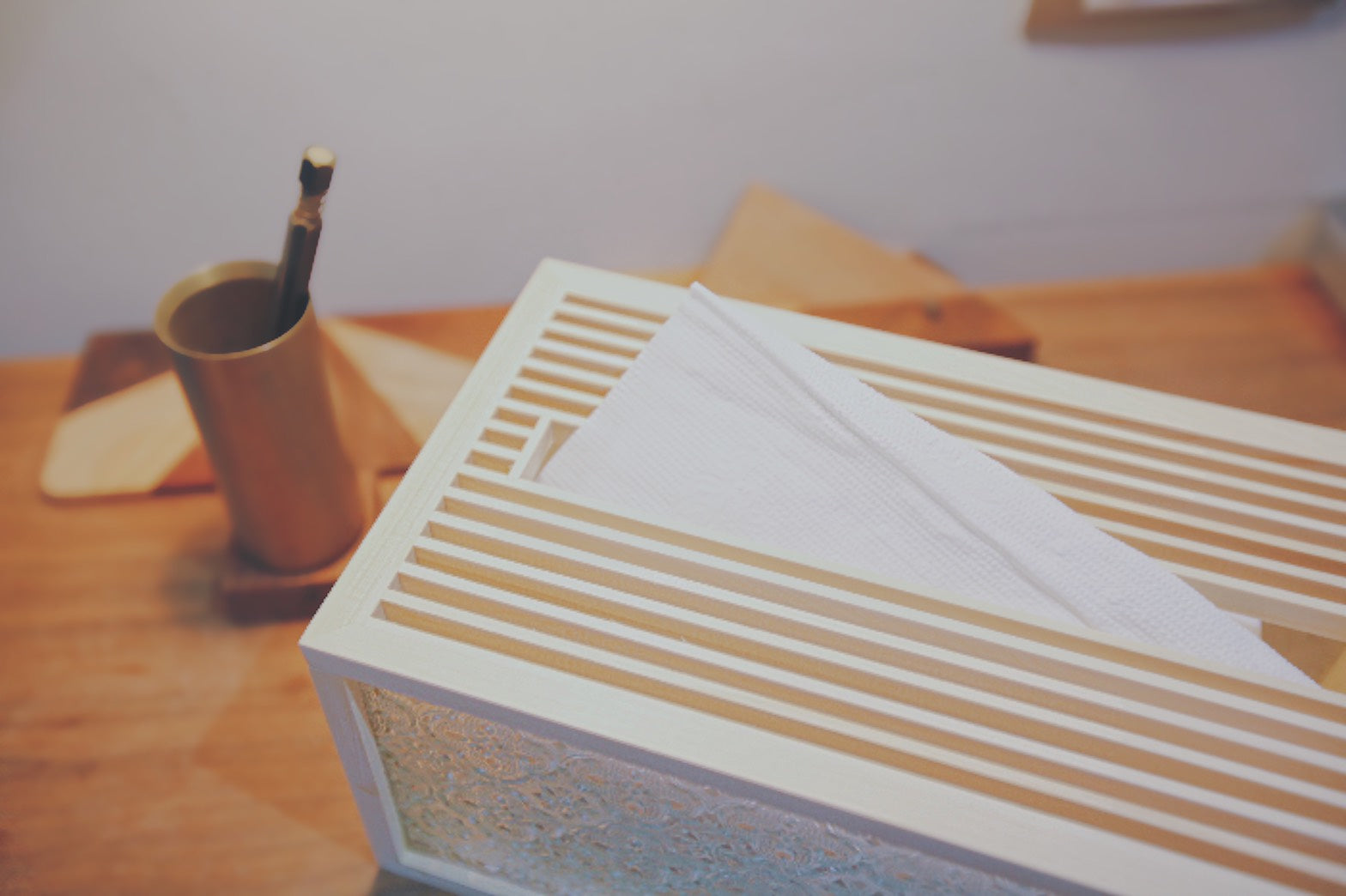 手手 海棠花柄ティッシュボックス ヒノキ木製 防湿防虫 レトロガラス 和モダン デスク インテリア 使用シーン