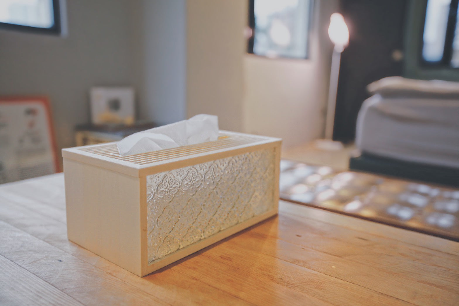 手手 海棠花柄ティッシュボックス ヒノキ木製 防湿防虫 レトロガラス 花窓細工 リビング 和モダン インテリア